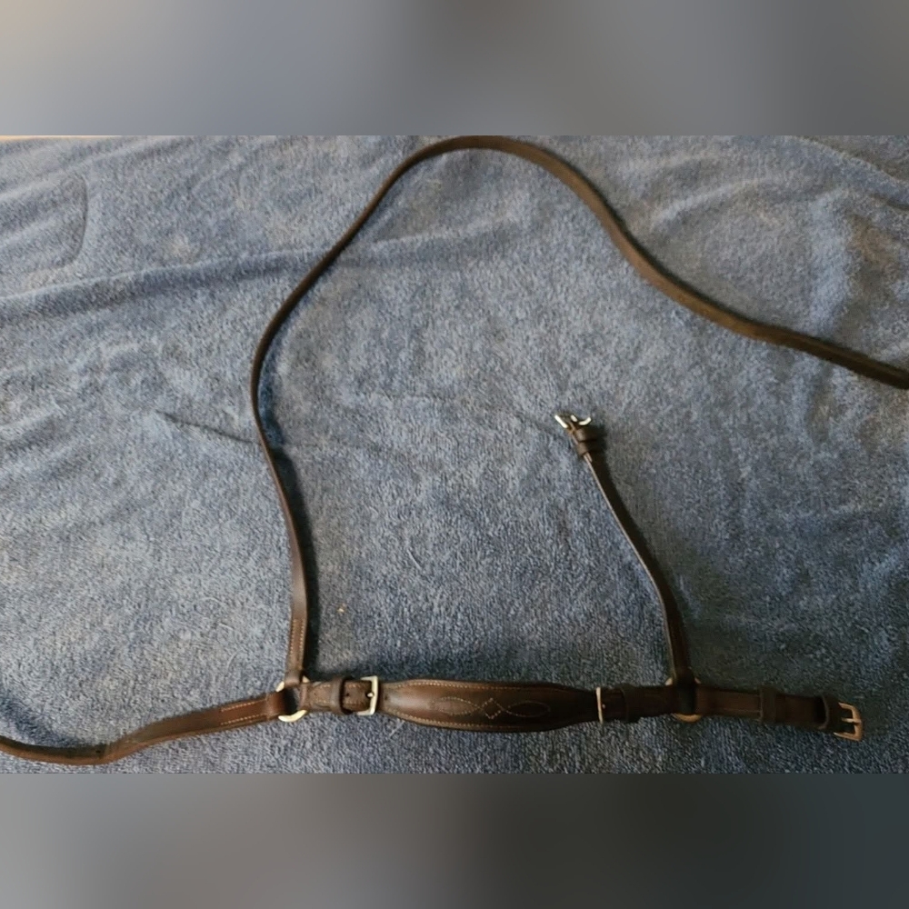Brown Bobby's English Tack drop noseband, 1/2" width, full size